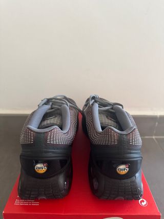 Nike Air Max DN Negro/Gris
