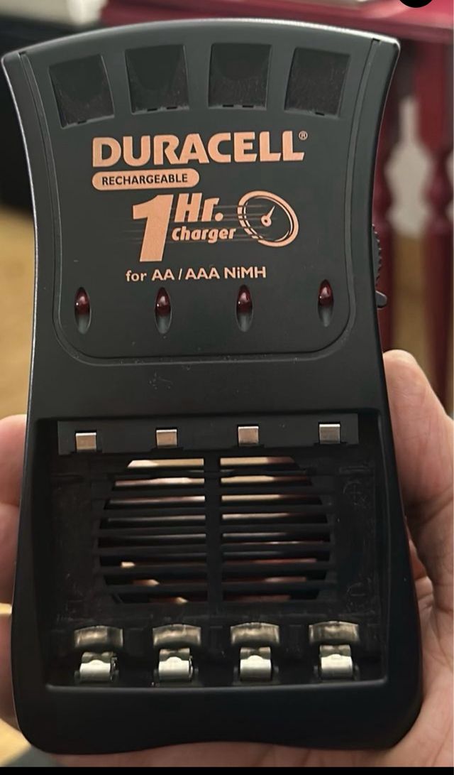 Cargador Duracell 1 Hr AA/AAA NiMH