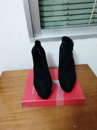 Botas negras plataforma con cremallera