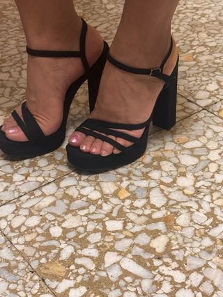 Zapatos de tacón negros