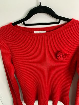 Jersey rojo con flor talla S