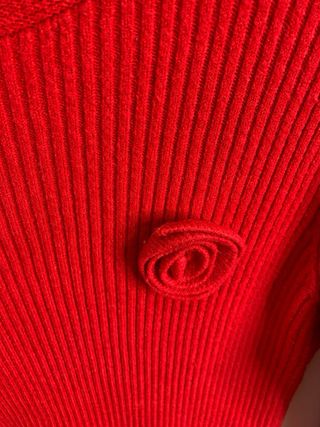 Jersey rojo con flor talla S