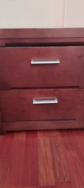 Cómoda y 2 mesitas de noche de madera