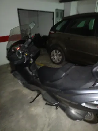 Motocicleta Suzuki burman 400, 3900 km.