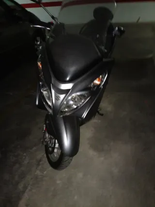 Motocicleta Suzuki burman 400, 3900 km.