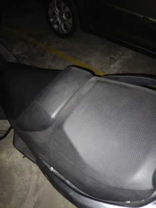 Motocicleta Suzuki burman 400, 3900 km.