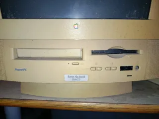 Apple Power Macintosh 5500/225 Beige