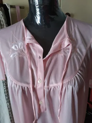 Camisón rosa largo nuevo  con bordado vintage 