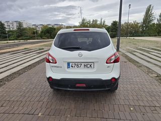 Nissan Qashqai+2 2011