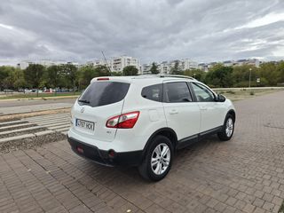 Nissan Qashqai+2 2011