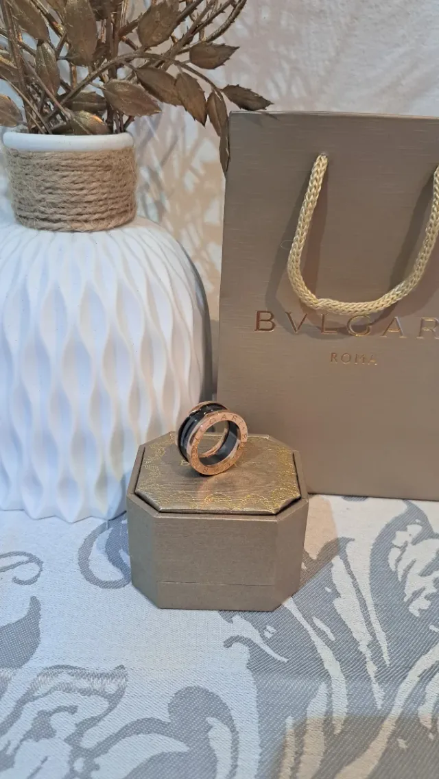 Anillo estilo Bvlgari Negro y Dorado