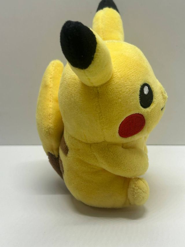 Peluche Pikachu Oficial Pokémon Center Japón 14cm