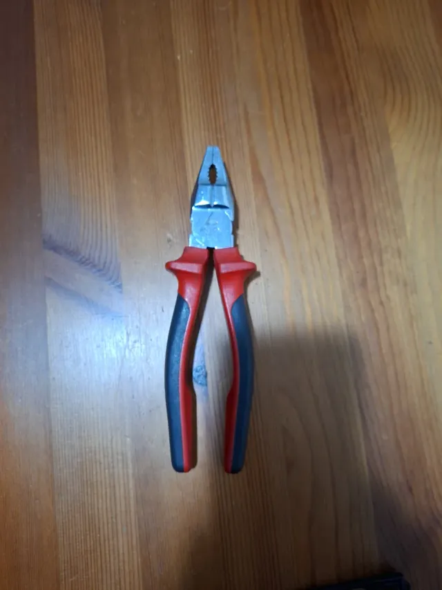 Alicate Bellota Profesional