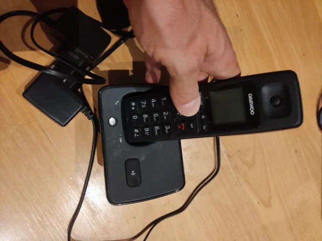 Juego 2 teléfonos Daewoo