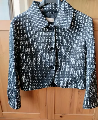 2 Chaquetas Mango gris tweed y torera Apriori