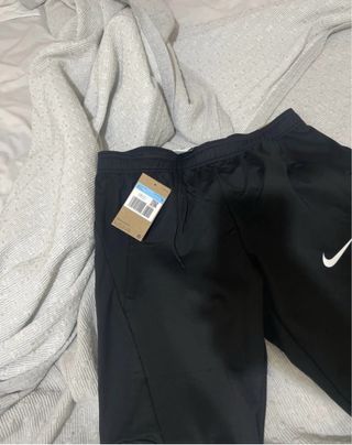 Pantalón Nike Slim Fit Negro