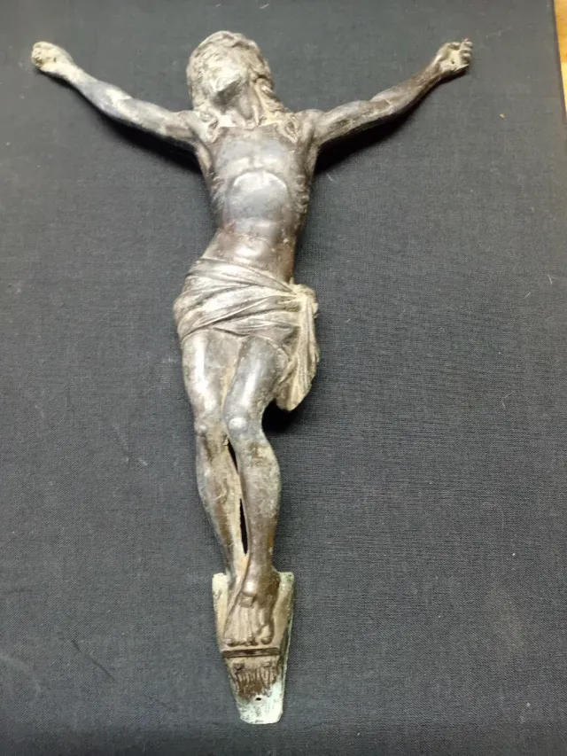 Figura bronce Jesucristo crucificado