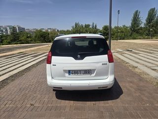 Peugeot 5008 2016