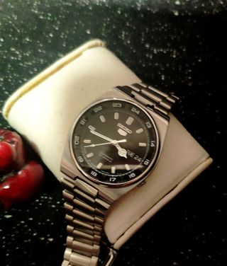 Reloj Seiko 5 Automático Negro