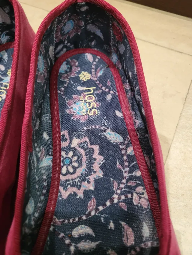 Scarpe Hoss Intropia con nastro in velluto con strass