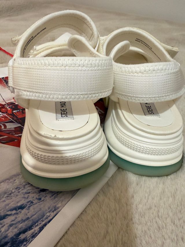 Sandálias Steve Madden Tamanho 41 Branco multicolorido