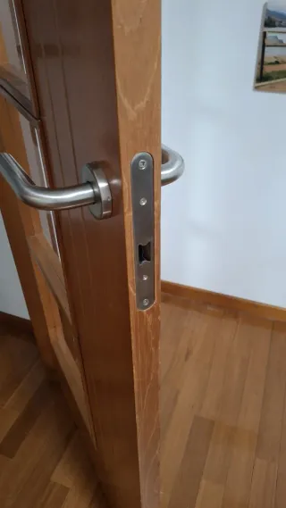 Puertas de comedor de madera con cristal