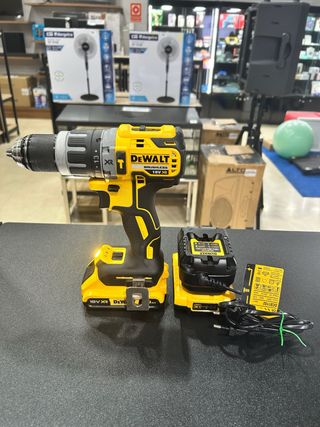 TALADRO PERCUTOR DEWALT DCD796