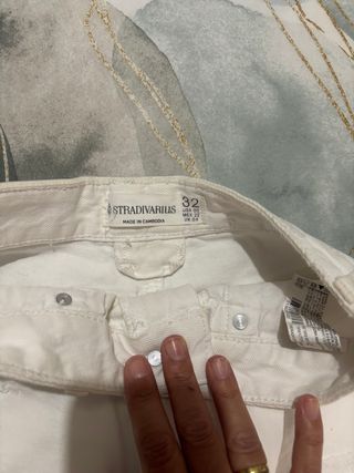 Shorts vaqueros blancos Stradivarius