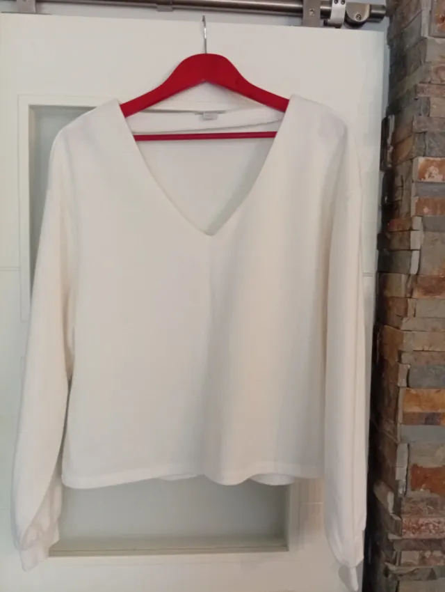 Jersey blanco manga larga cuello pico