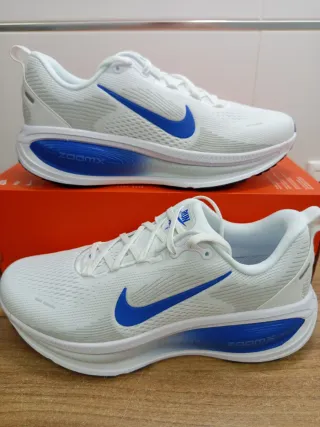 Nike Vomero 18 Talla 43 Azul Blanco