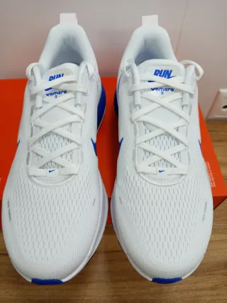 Nike Vomero 18 Talla 43 Azul Blanco