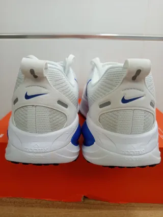 Nike Vomero 18 Talla 43 Azul Blanco
