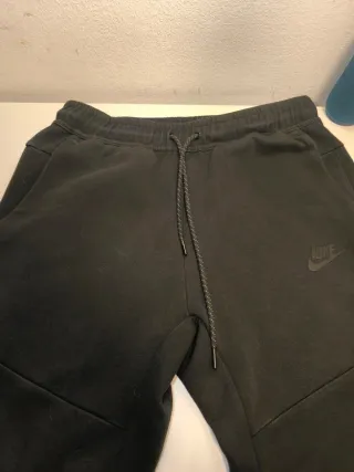 Pantalón Nike Tech Negro