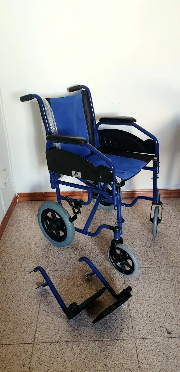 SILLA DE RUEDAS PLEGABLE CON TRANSPORTE INCLUIDO