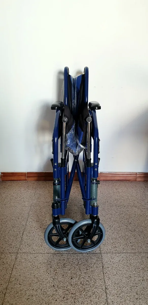 SILLA DE RUEDAS PLEGABLE CON TRANSPORTE INCLUIDO