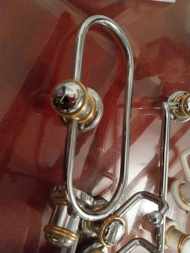 Accesorios de baño metal y madera