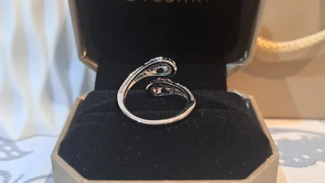 Anillo estilo Bvlgari Serpenti plateado