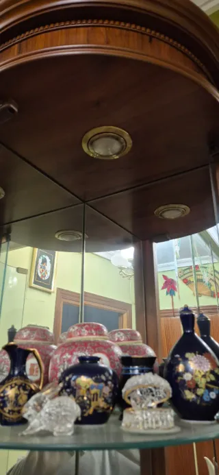 Vitrina expositora madera y cristal