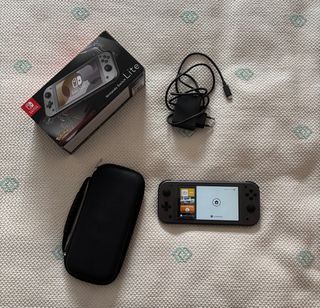 Nintendo Switch Lite Gris + Accesorios
