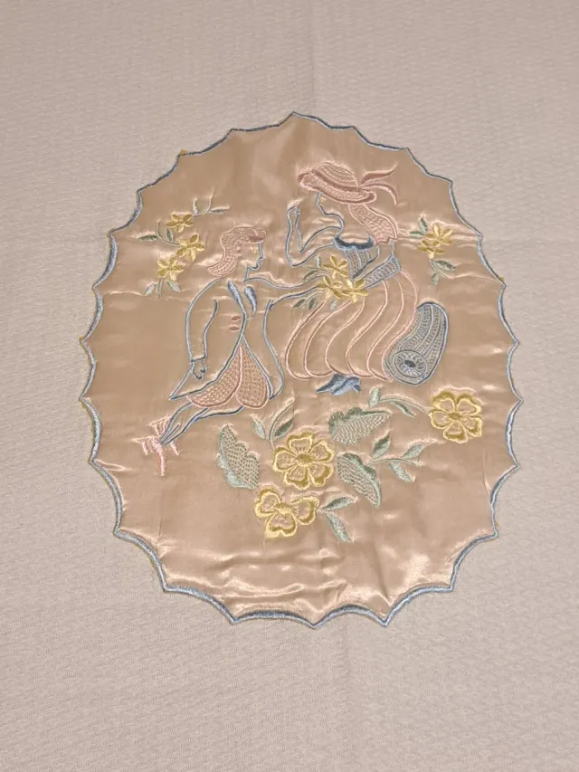 Copriletto vintage piquet ricamo raso 1950