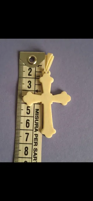 Antigua Cruz de Bakelita Beige