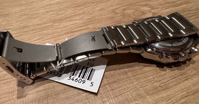 Orologio solare Casio Edifice Tough