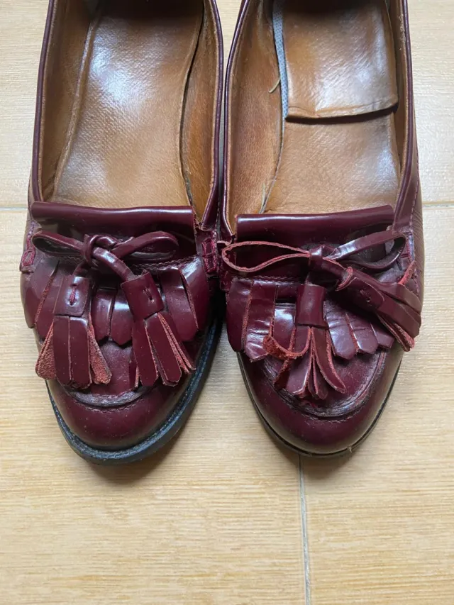 Mocasines burdeos con flecos Talla 41