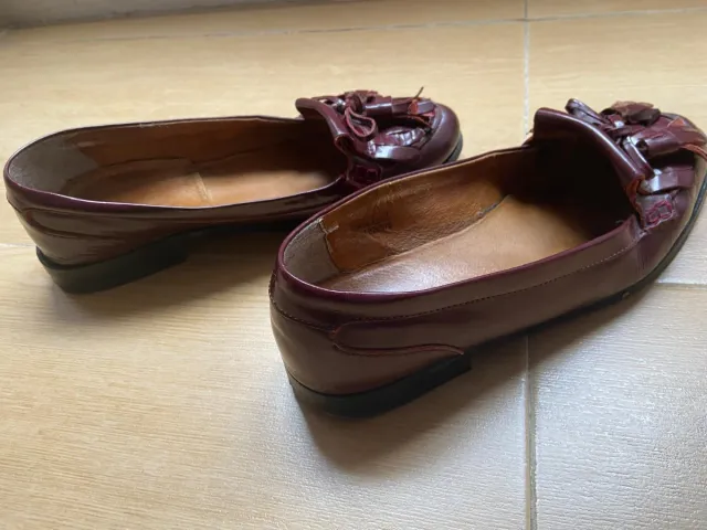 Mocasines burdeos con flecos Talla 41