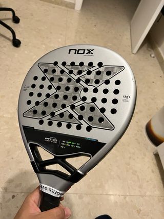 Pala Padel Nox AT10 Agustín Tapia