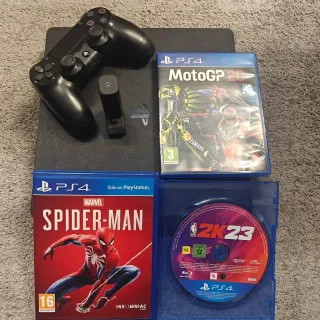 PS4 (Playstation 4) Negra + Mando