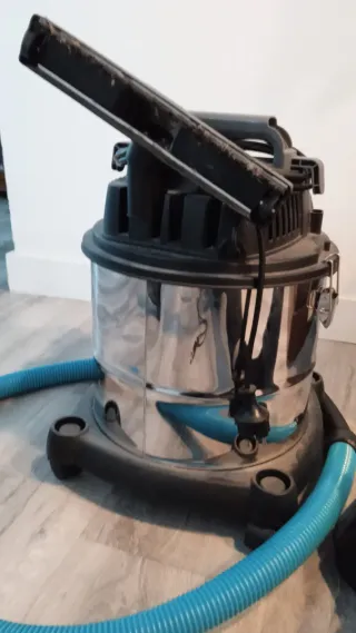 Aspiradora Cecotec con soplador