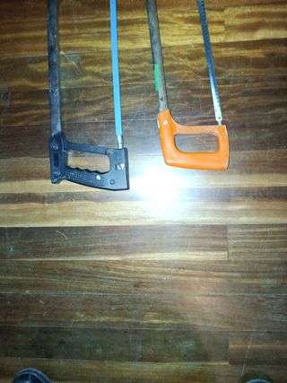 2 Sierras de arco con hojas