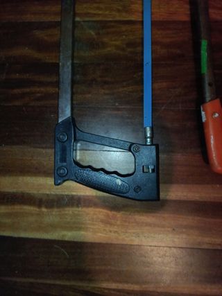 2 Sierras de arco con hojas