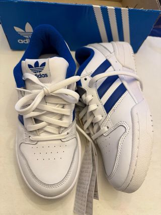 Zapatillas Adidas Blancas y Azules